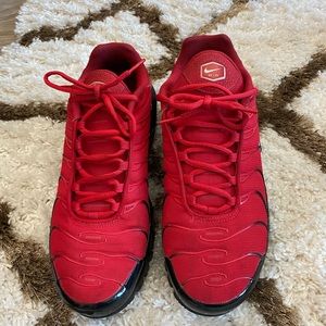 Nike Airmax red and black size 10.5